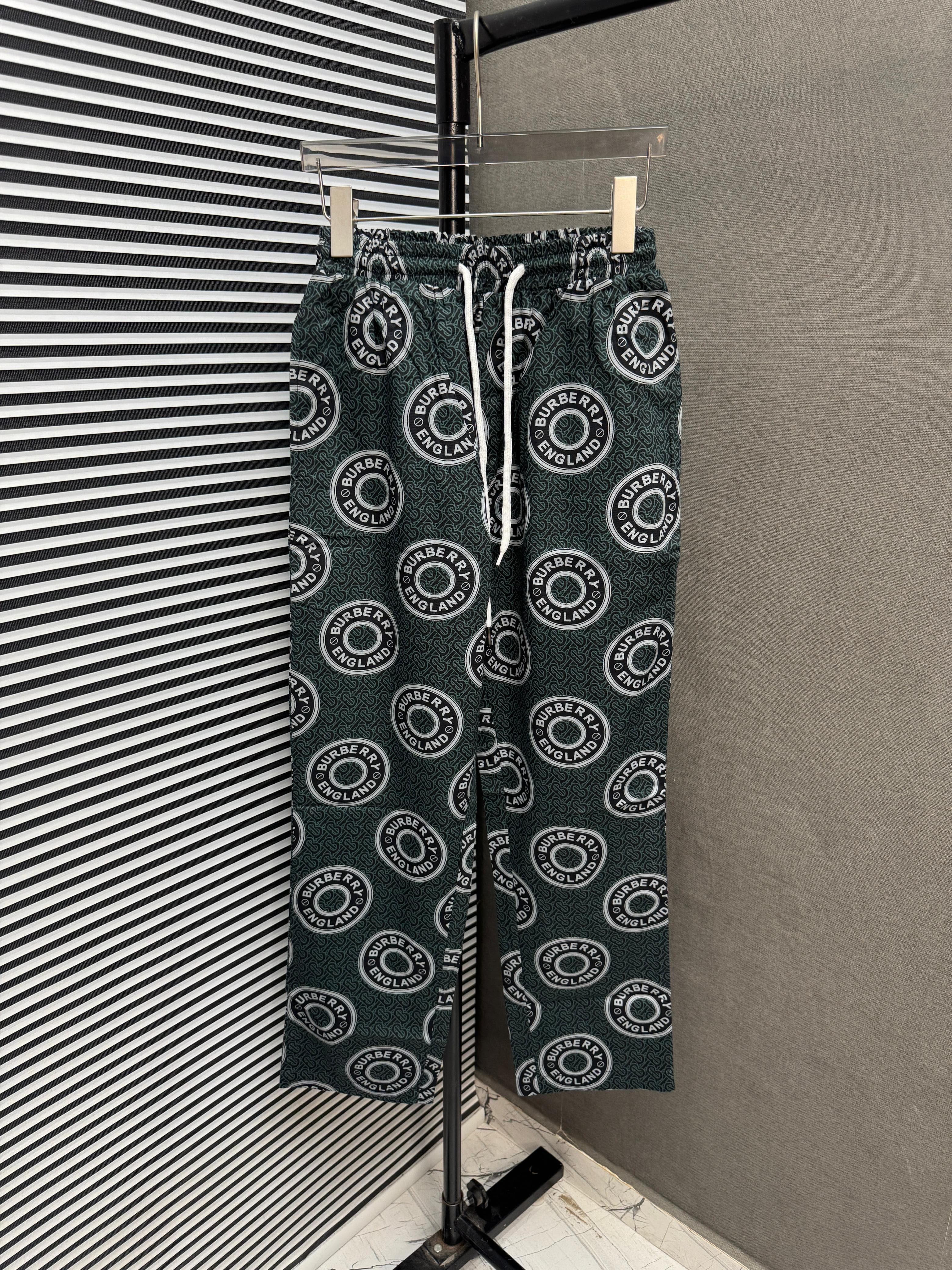 BURBERRY 100% IMPORTED ALL OVER MONOGRAM PRINTED OVERSIZED DROPSHOLDER CURRENT STORE ARTICLE VERY PREMIUM CORD SET